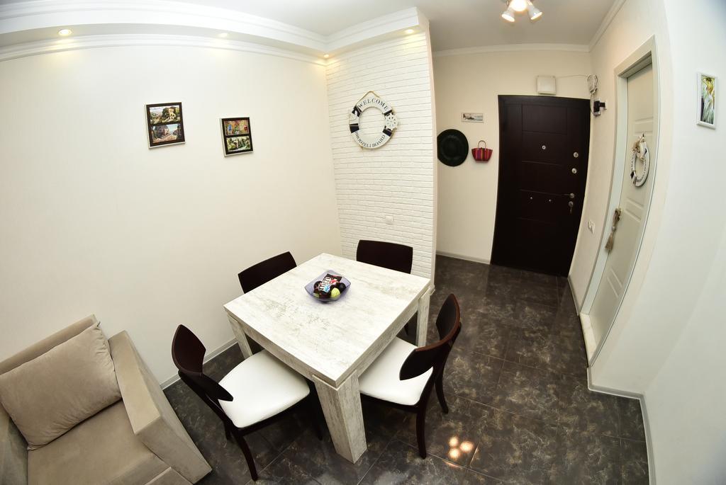 Stars Apartment Batumi Esterno foto