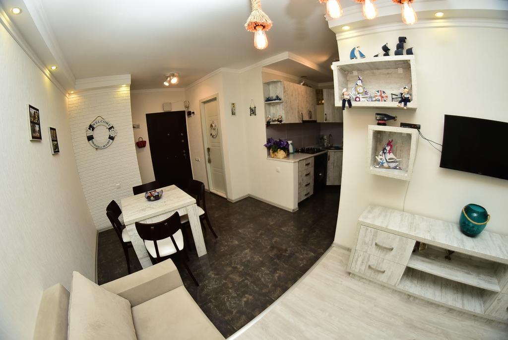 Stars Apartment Batumi Esterno foto